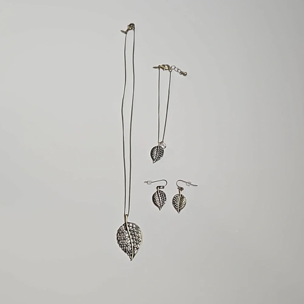 Vintage Avon "Can't Leaf You Alone" Jewelry Set- Necklace, Bracelet & Earrings - Picture 10 of 12